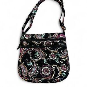 Vera Bradley paisley print shoulder bag in excellent condition
